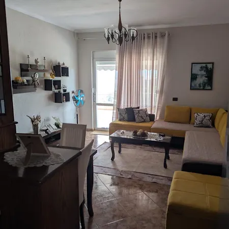 Cloud וילה Gjirokastër